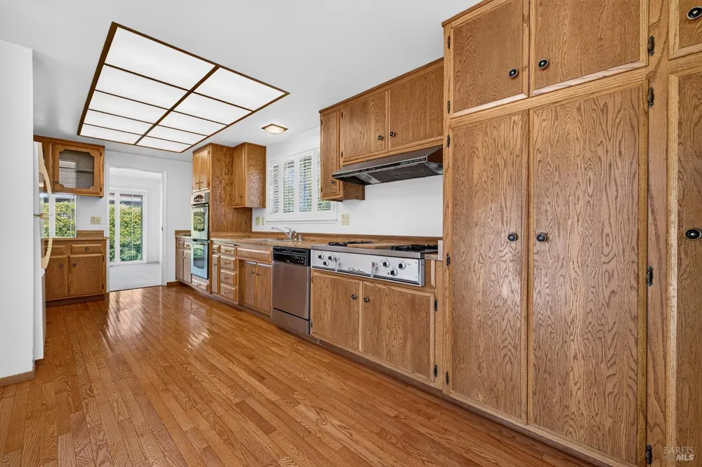 8940 Oakmont Drive Santa Rosa, CA 95409