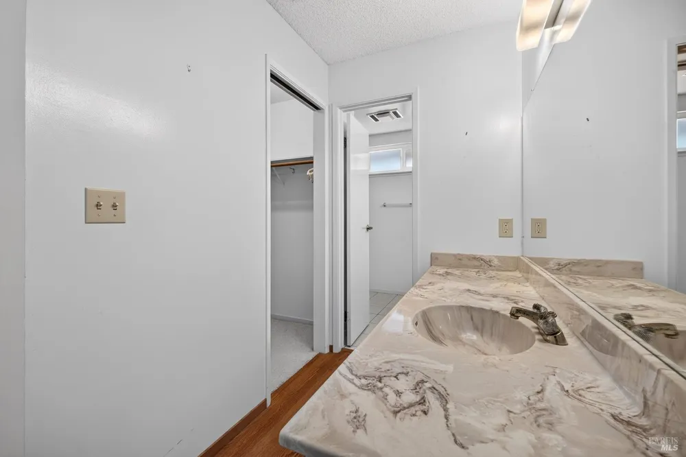 8940 Oakmont Drive Santa Rosa, CA 95409