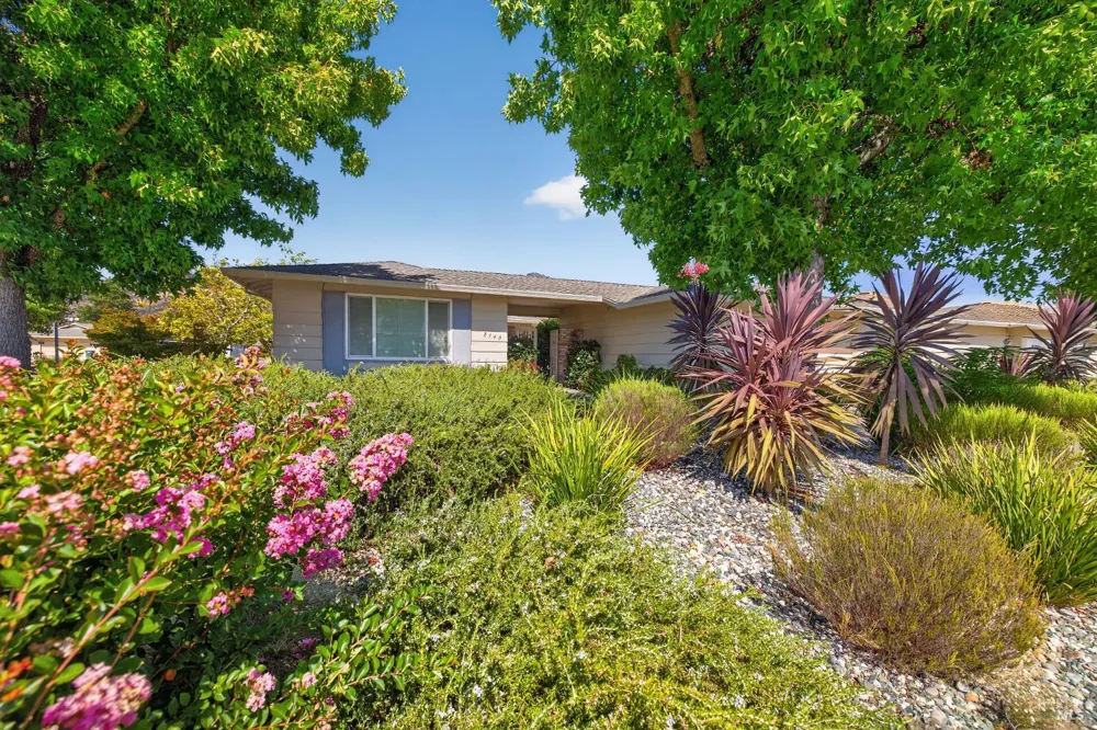 8940 Oakmont Drive Santa Rosa, CA 95409