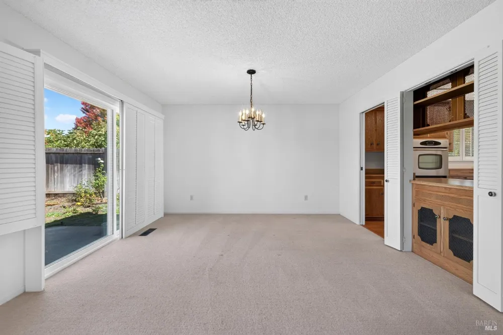 8940 Oakmont Drive Santa Rosa, CA 95409