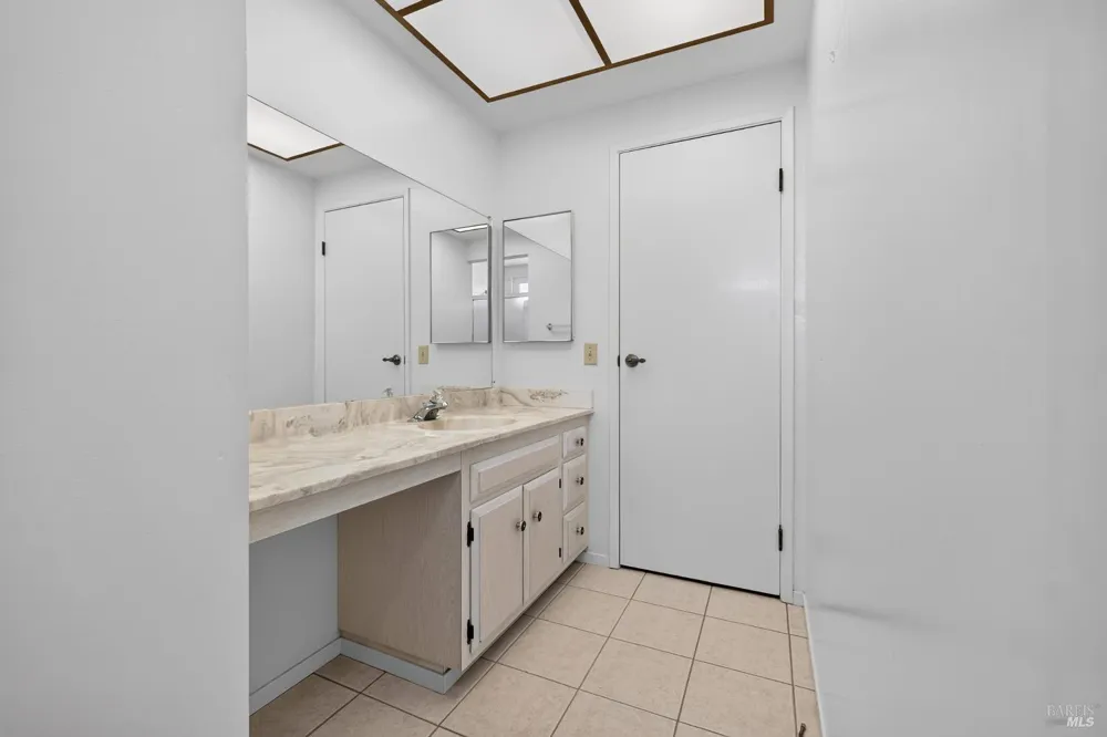 8940 Oakmont Drive Santa Rosa, CA 95409