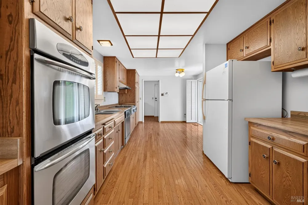 8940 Oakmont Drive Santa Rosa, CA 95409
