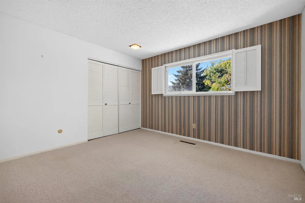 8940 Oakmont Drive Santa Rosa, CA 95409