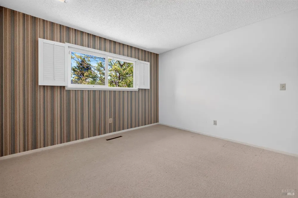8940 Oakmont Drive Santa Rosa, CA 95409