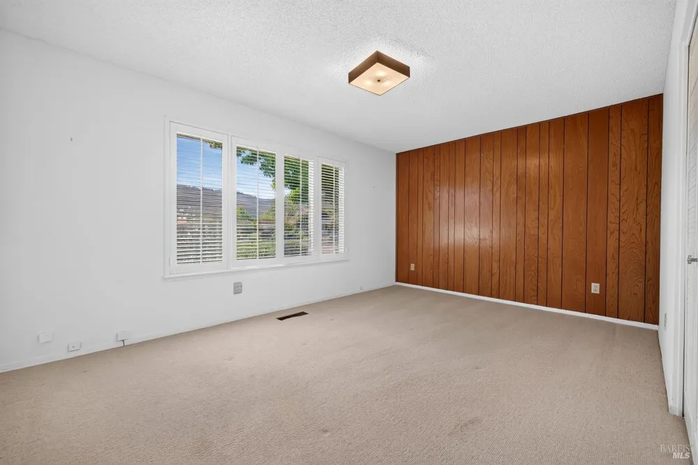8940 Oakmont Drive Santa Rosa, CA 95409