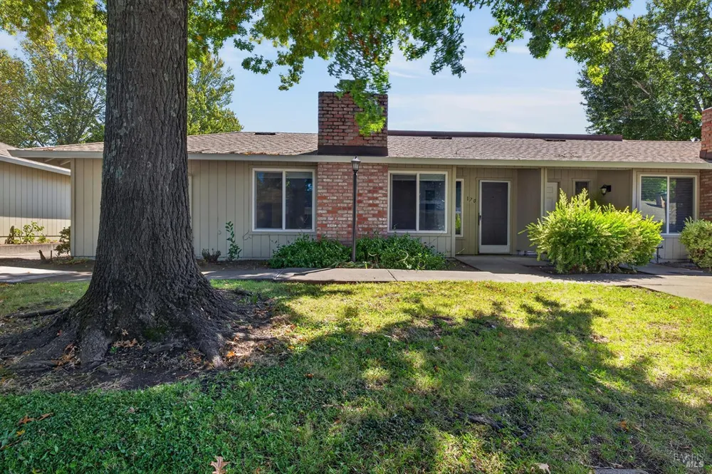 170 Mountain Vista Circle Santa Rosa, CA 95409
