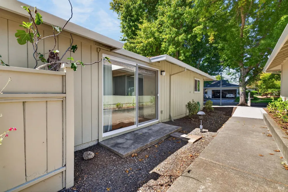 170 Mountain Vista Circle Santa Rosa, CA 95409