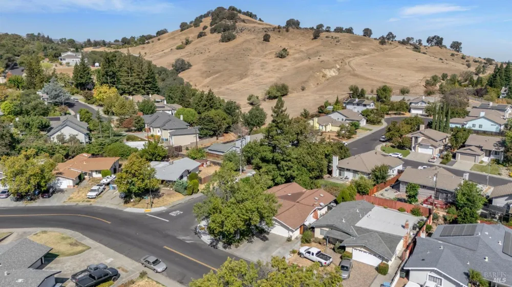 298 Markham Avenue Vacaville, CA 95688