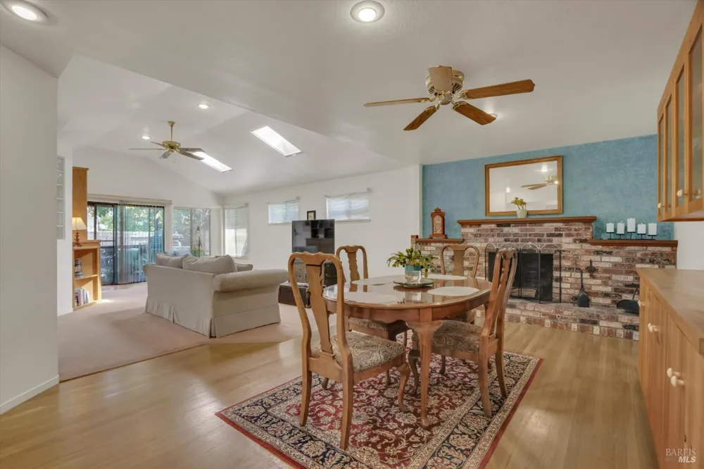 298 Markham Avenue Vacaville, CA 95688