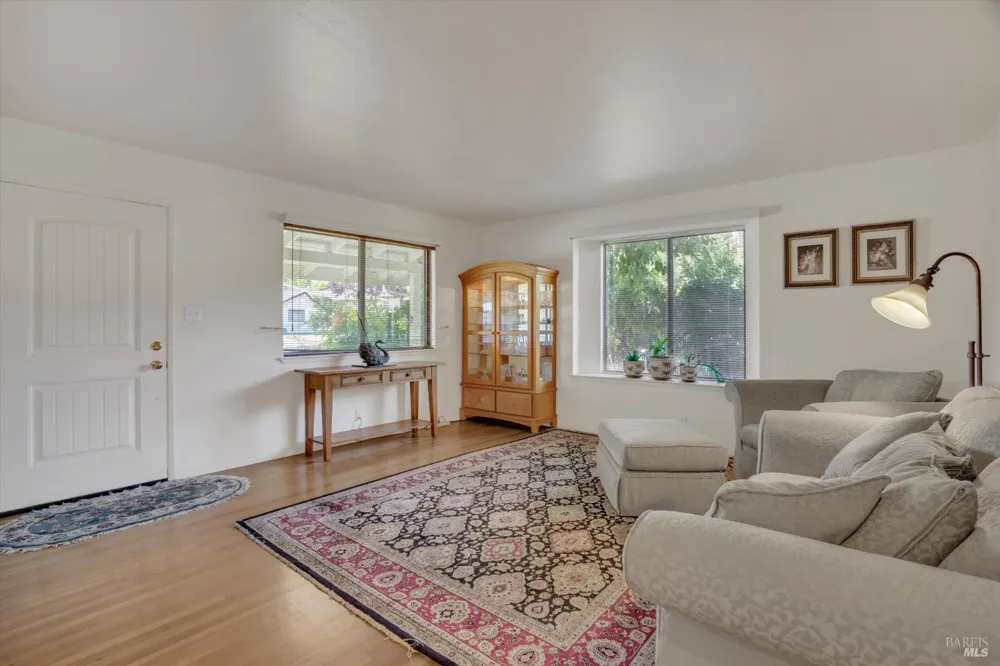 298 Markham Avenue Vacaville, CA 95688