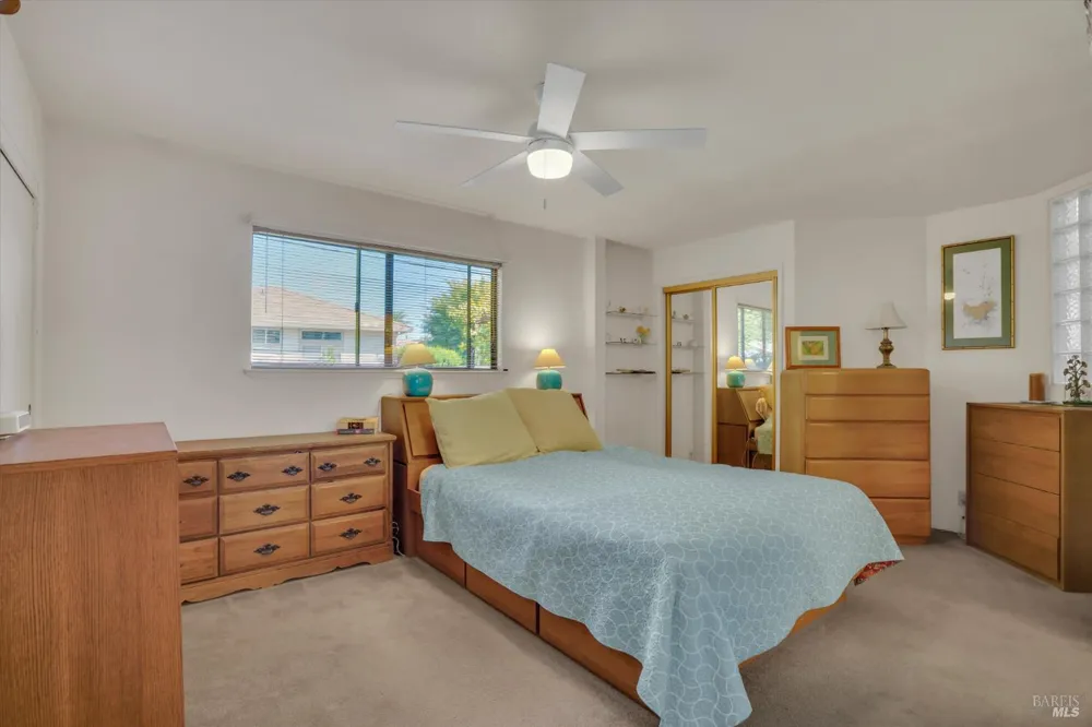 298 Markham Avenue Vacaville, CA 95688