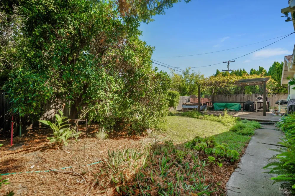 298 Markham Avenue Vacaville, CA 95688