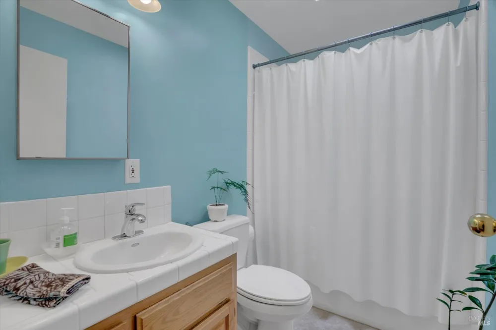 298 Markham Avenue Vacaville, CA 95688