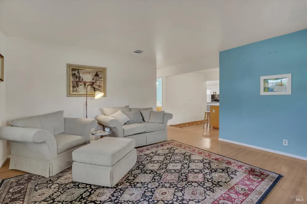298 Markham Avenue Vacaville, CA 95688