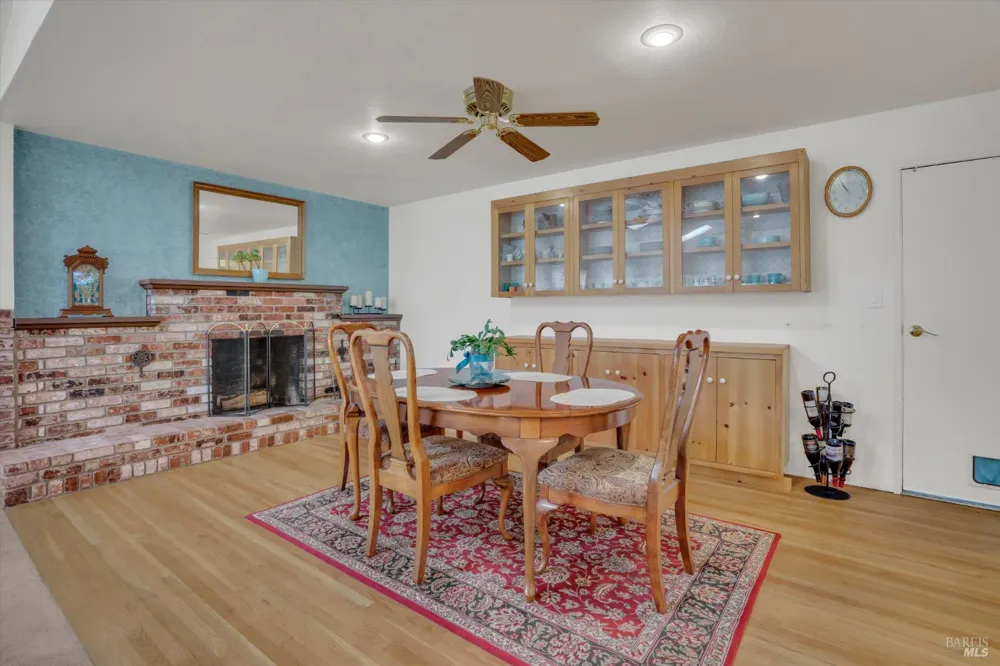 298 Markham Avenue Vacaville, CA 95688
