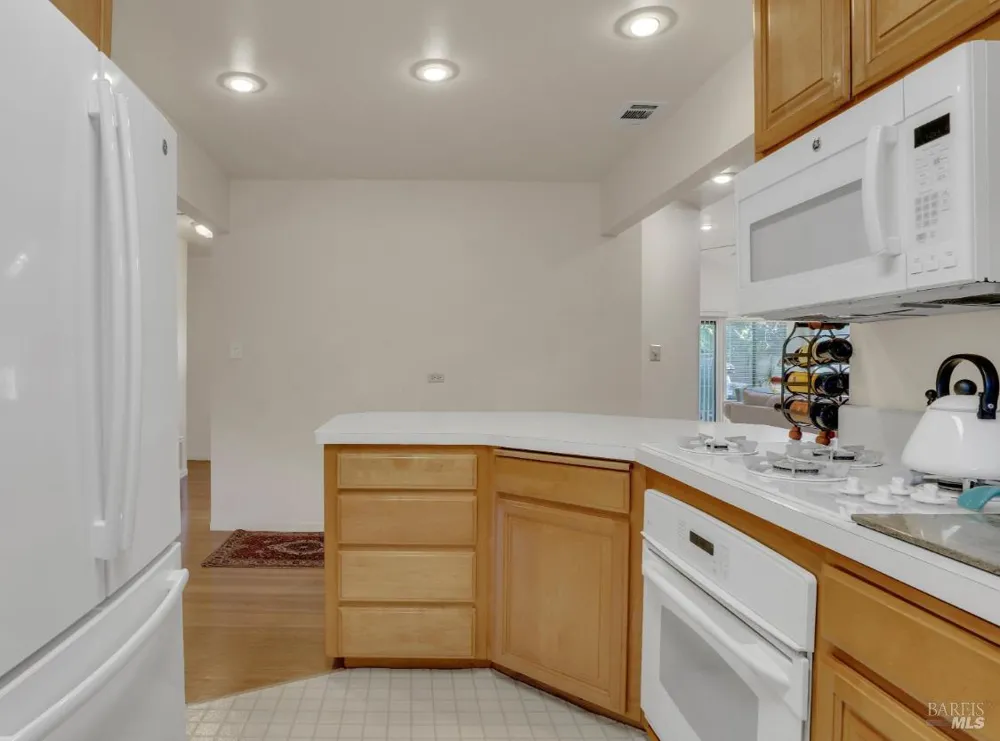 298 Markham Avenue Vacaville, CA 95688