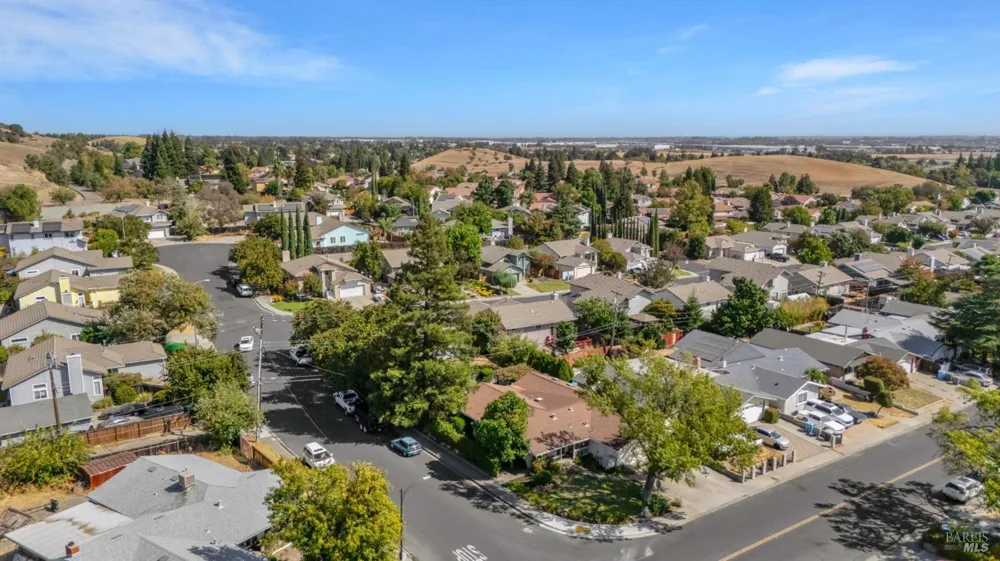 298 Markham Avenue Vacaville, CA 95688