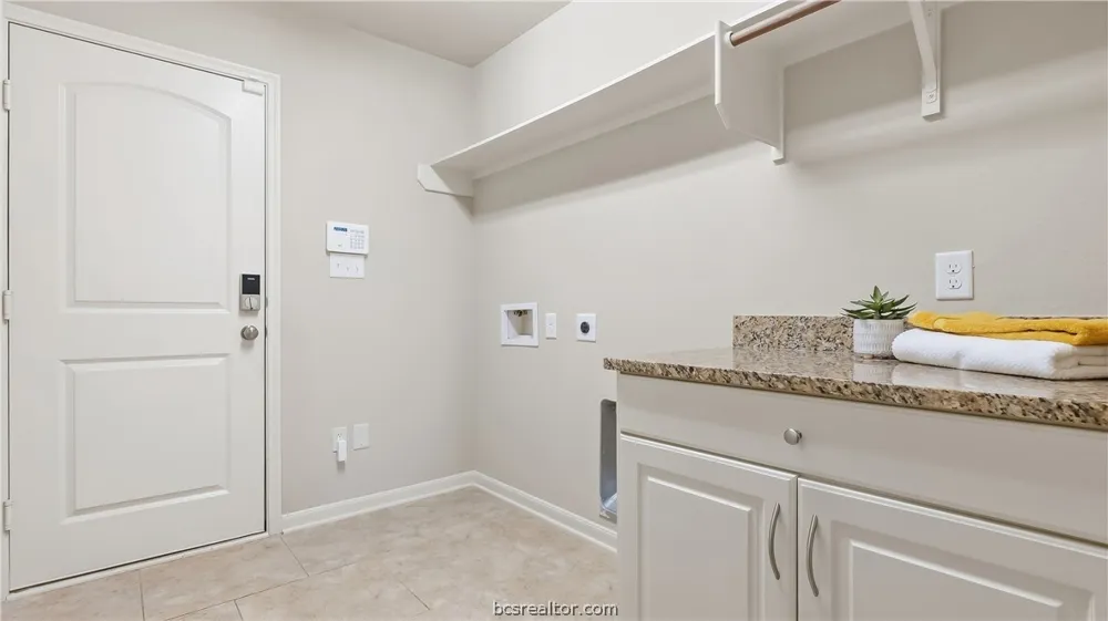 4142 Shallow Creek Loop College Station, TX 77845
