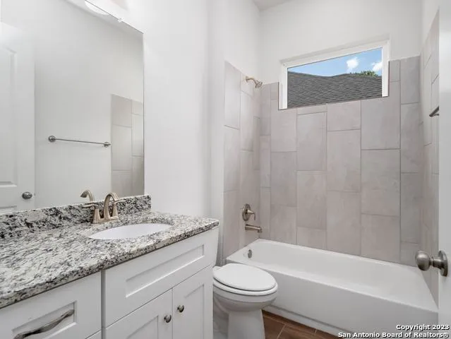 530 CARRIAGE HOUSE Unit 42 Spring Branch, TX 78070