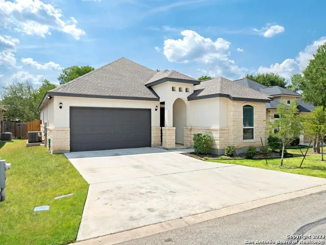 530 CARRIAGE HOUSE Unit 42 Spring Branch, TX 78070