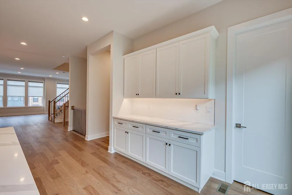 16 Valiant Court Middletown, NJ 07748