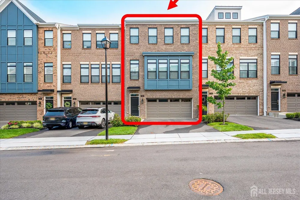 16 Valiant Court Middletown, NJ 07748