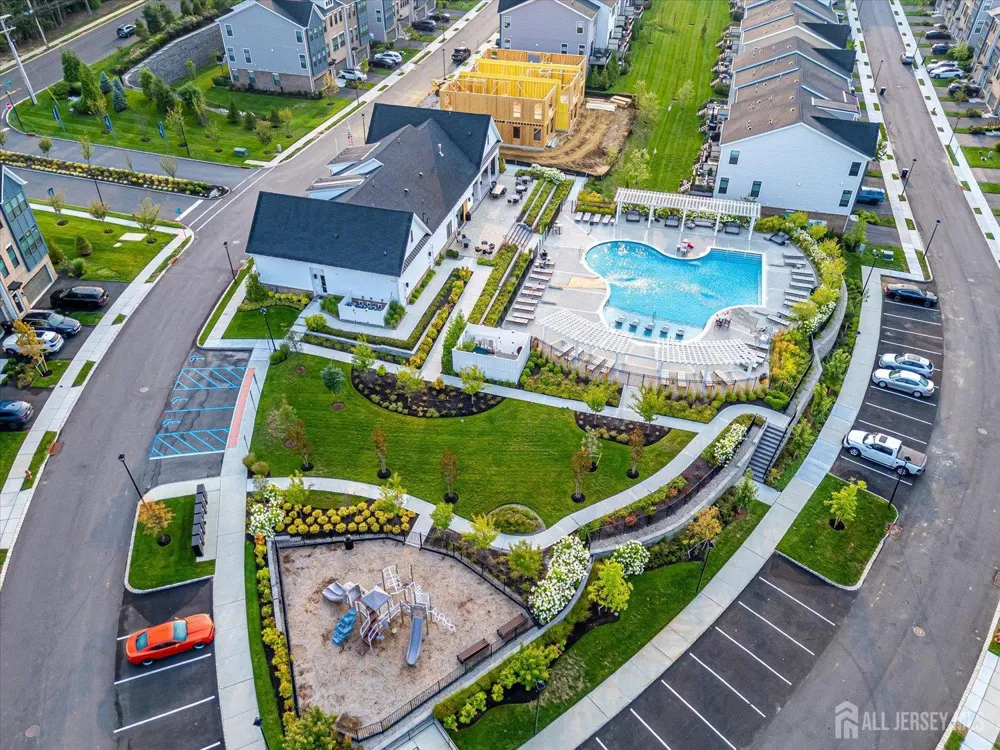 16 Valiant Court Middletown, NJ 07748