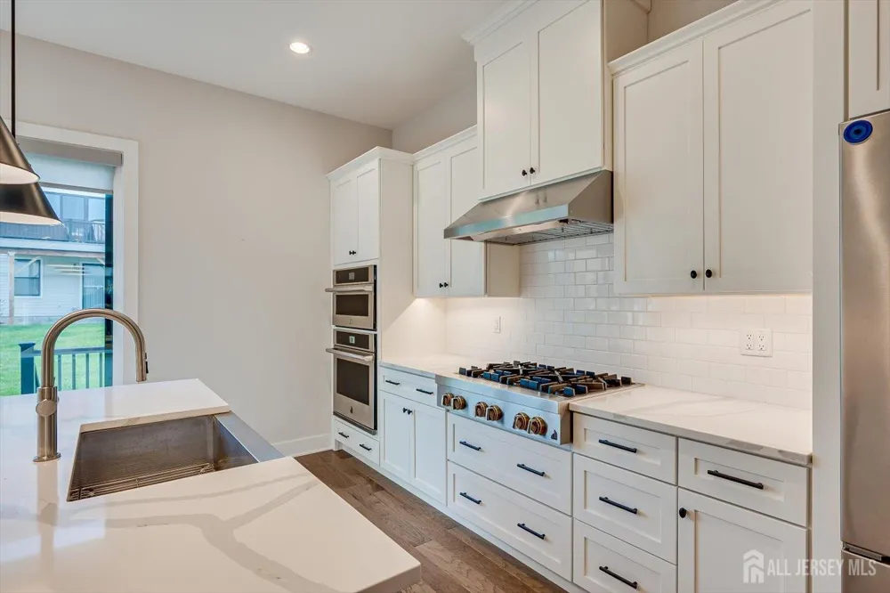 16 Valiant Court Middletown, NJ 07748