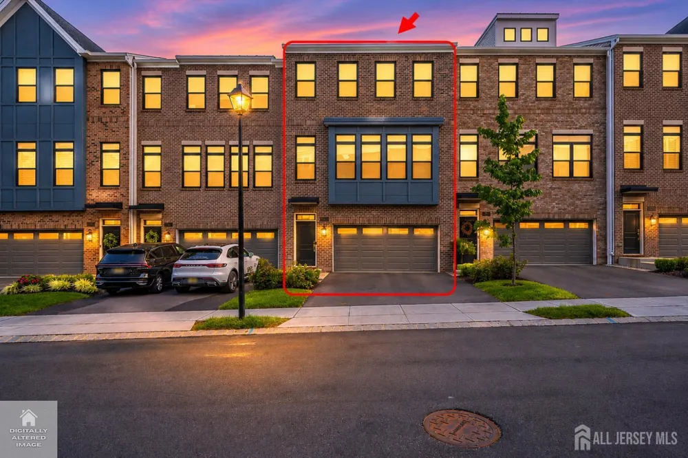16 Valiant Court Middletown, NJ 07748