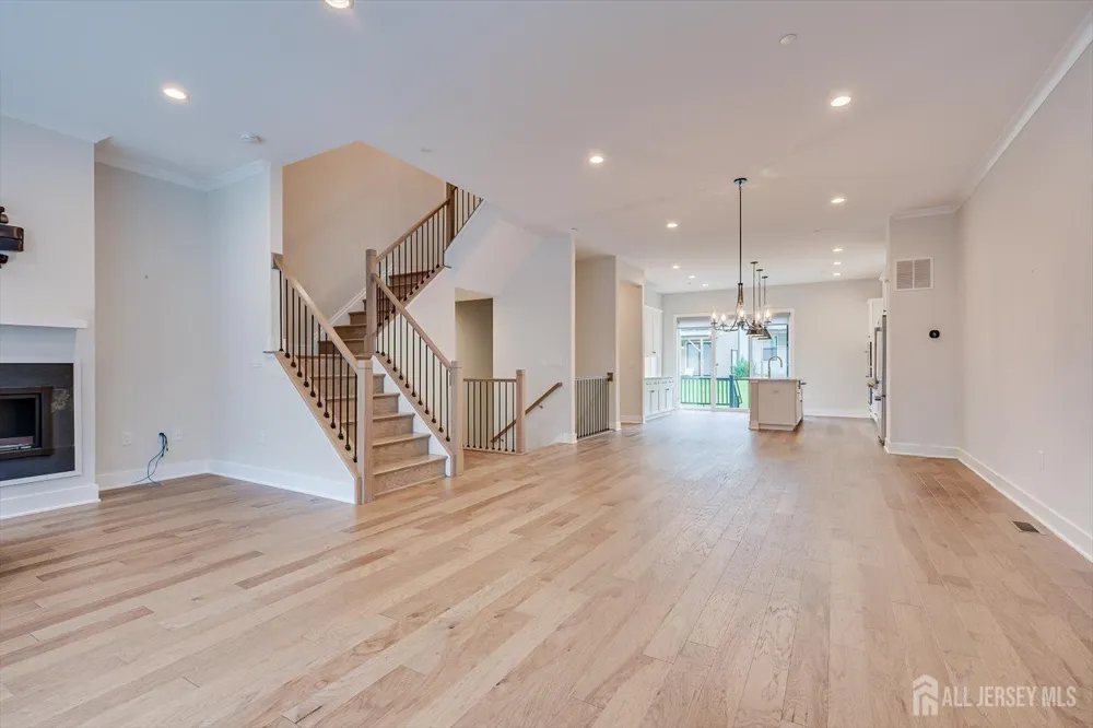 16 Valiant Court Middletown, NJ 07748