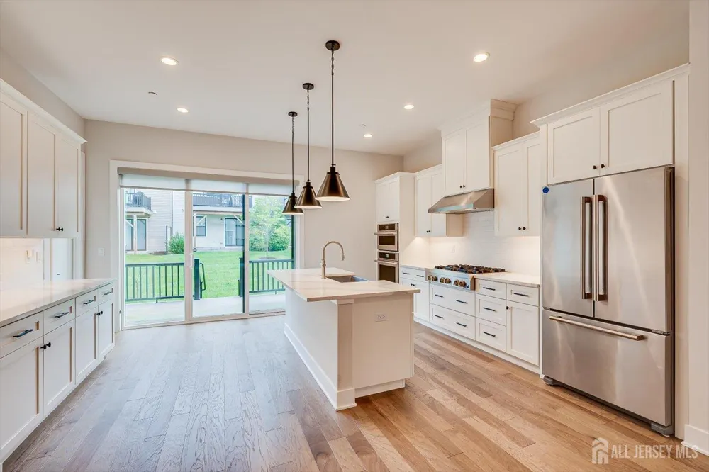 16 Valiant Court Middletown, NJ 07748