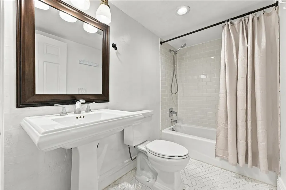 20702 El Toro Rd #212 Lake Forest, CA 92630