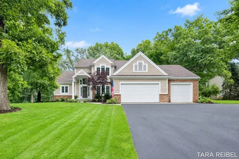 4320 Trail East Drive NE