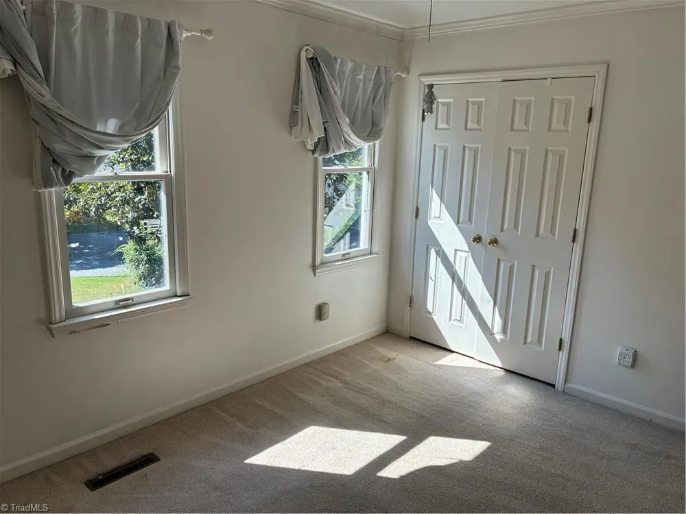930 Foxhall Drive Winston-Salem, NC 27106