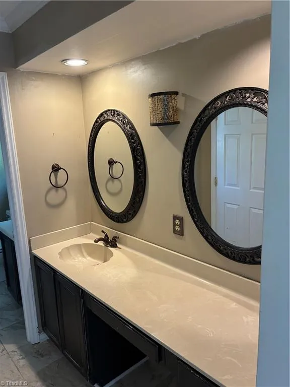 930 Foxhall Drive Winston-Salem, NC 27106