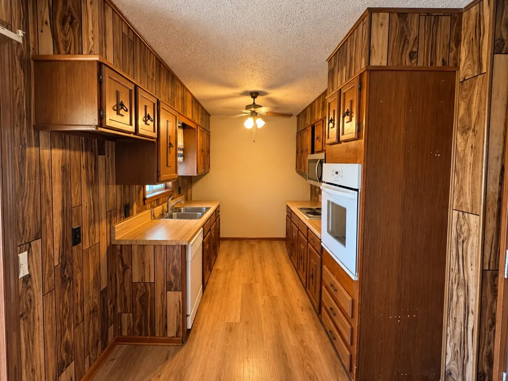 225 Elizabeth Lane Blossom, TX 75416