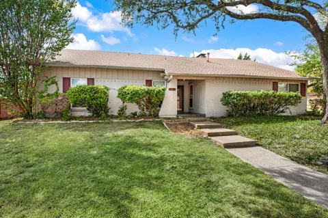 2405 Ridgewood Drive