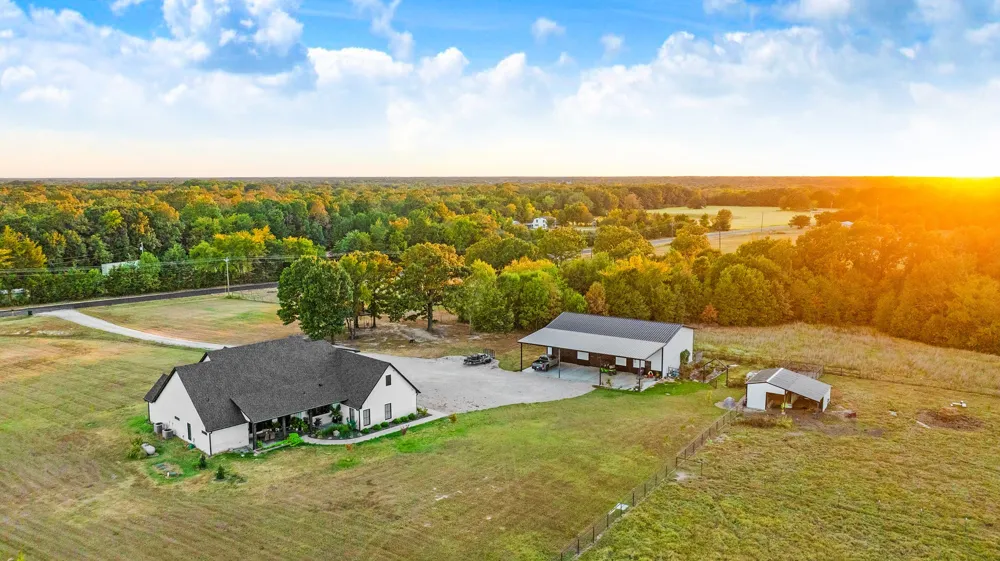 15170 Farm Road 79 Sumner, TX 75486