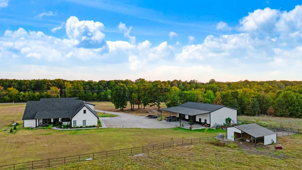 15170 Farm Road 79 Sumner, TX 75486