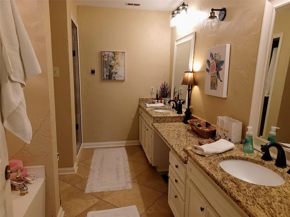 3611 Soft Wind Court Grapevine, TX 76051