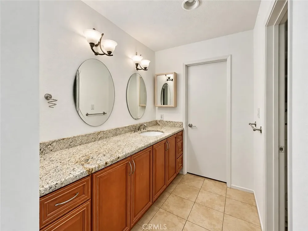 21821 Burbank Boulevard #138 Woodland Hills, CA 91367