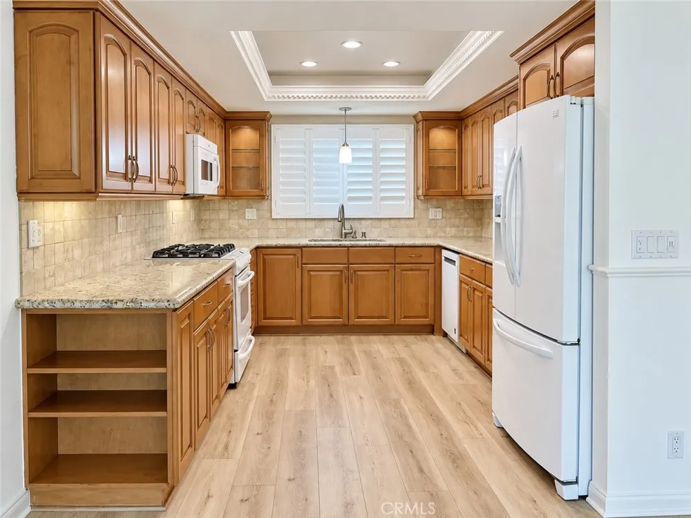 21821 Burbank Boulevard #138 Woodland Hills, CA 91367