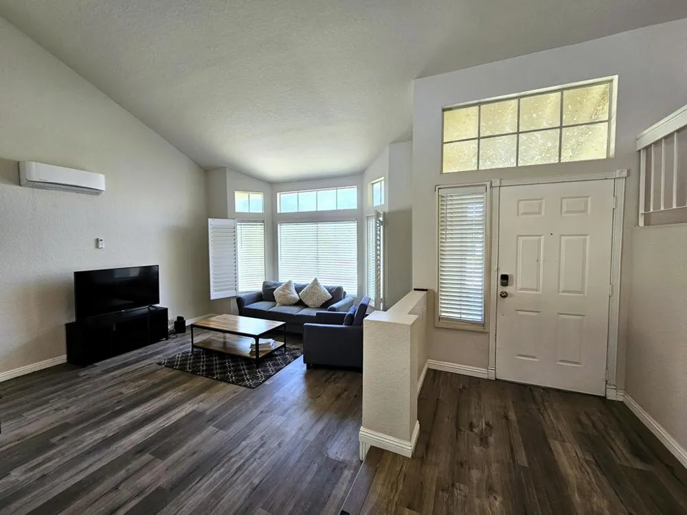 69911 Willow Lane Cathedral City, CA 92234