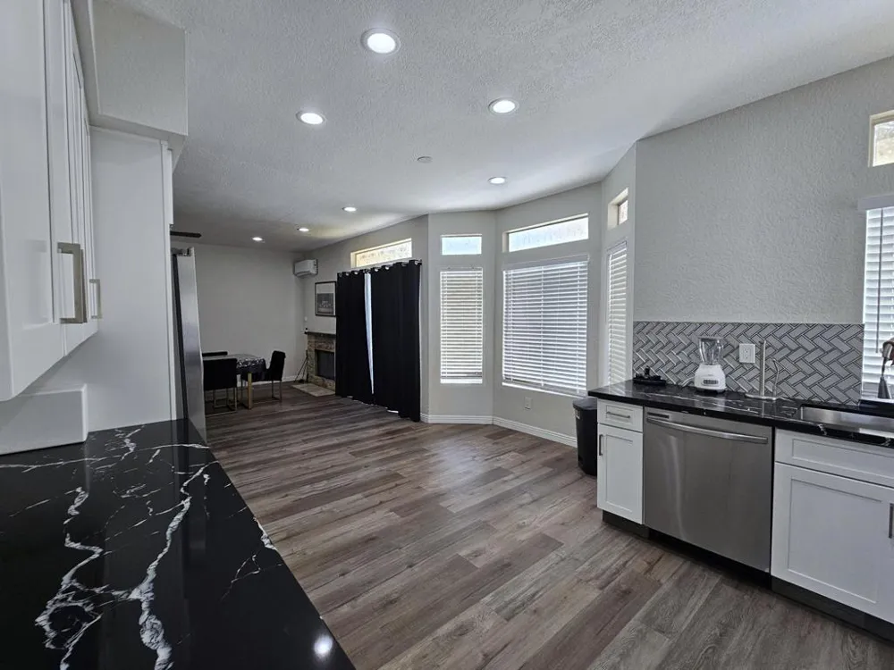 69911 Willow Lane Cathedral City, CA 92234