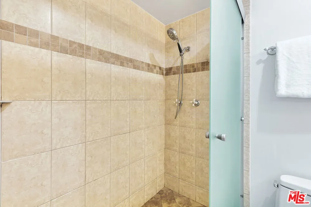 6515 Green Valley Circle #104 Culver City, CA 90230