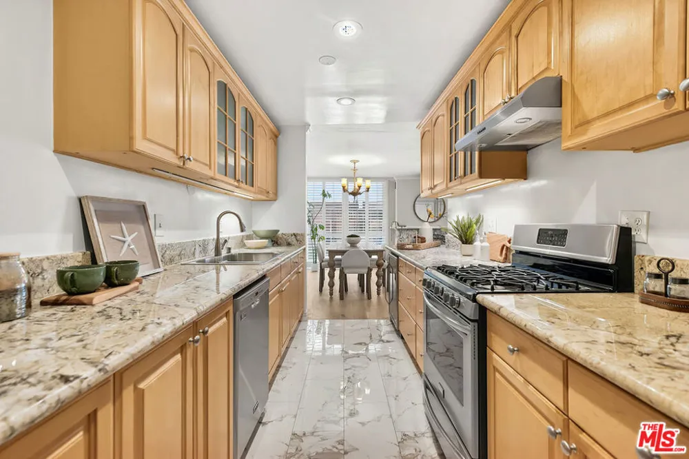 6515 Green Valley Circle #104 Culver City, CA 90230