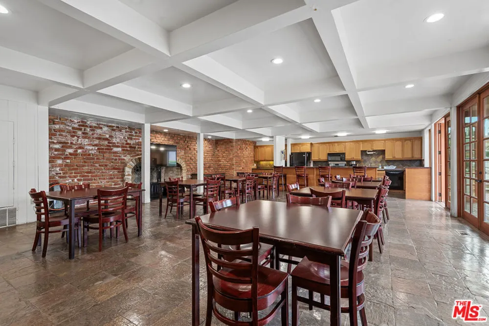 6515 Green Valley Circle #104 Culver City, CA 90230