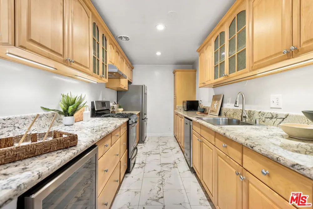 6515 Green Valley Circle #104 Culver City, CA 90230