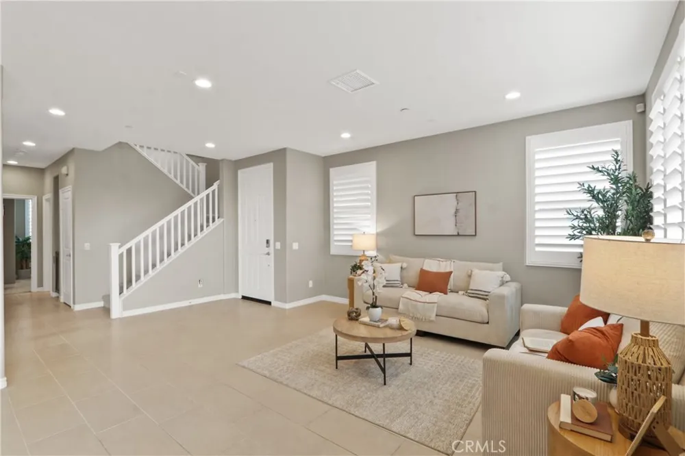 618 S Lakeshore Drive Anaheim, CA 92806