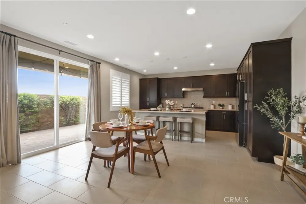 618 S Lakeshore Drive Anaheim, CA 92806